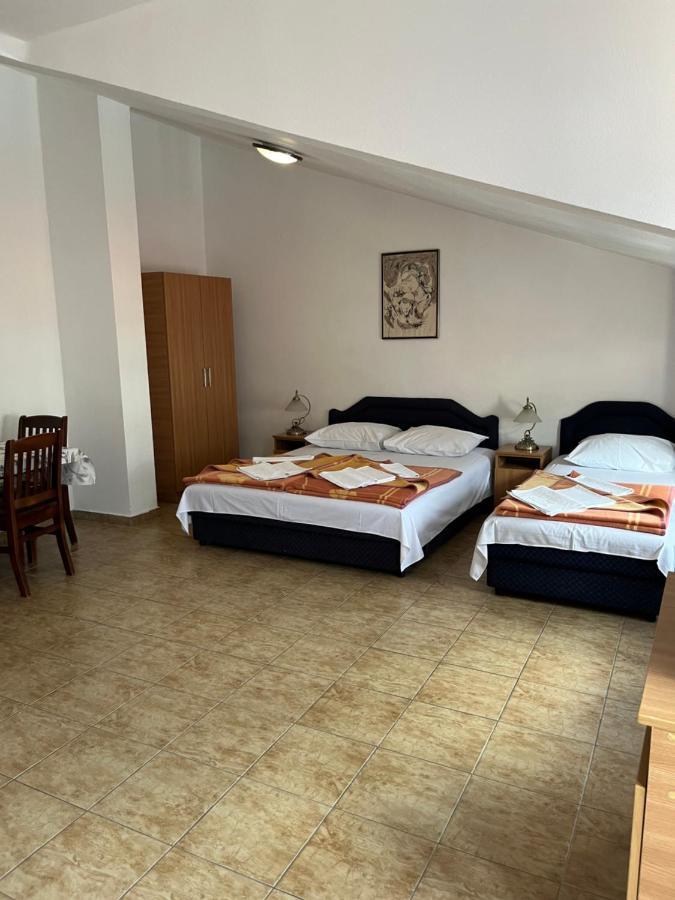 Apartmani Goran I Jelena Zec Budva Buitenkant foto