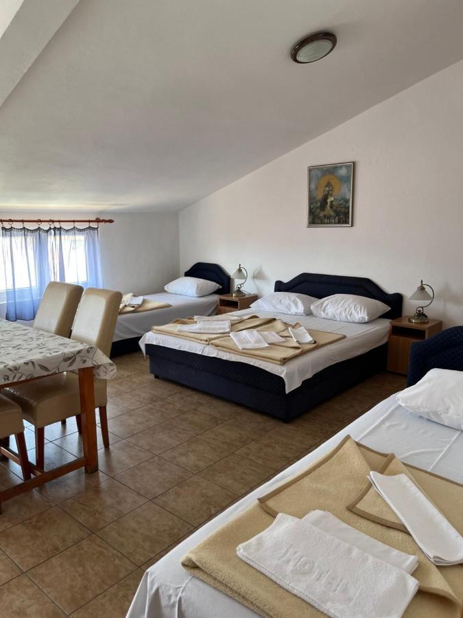 Apartmani Goran I Jelena Zec Budva Buitenkant foto