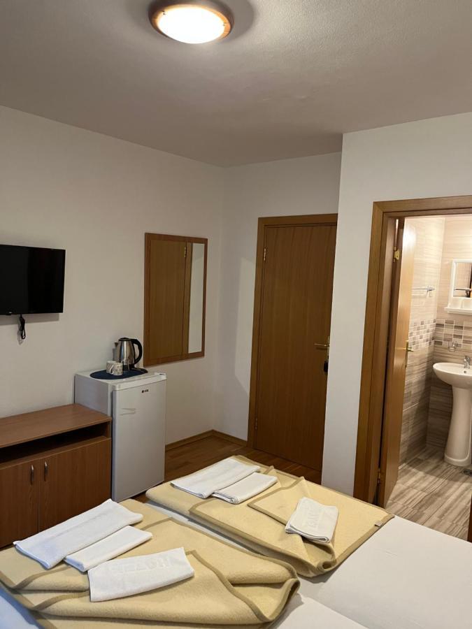 Apartmani Goran I Jelena Zec Budva Buitenkant foto
